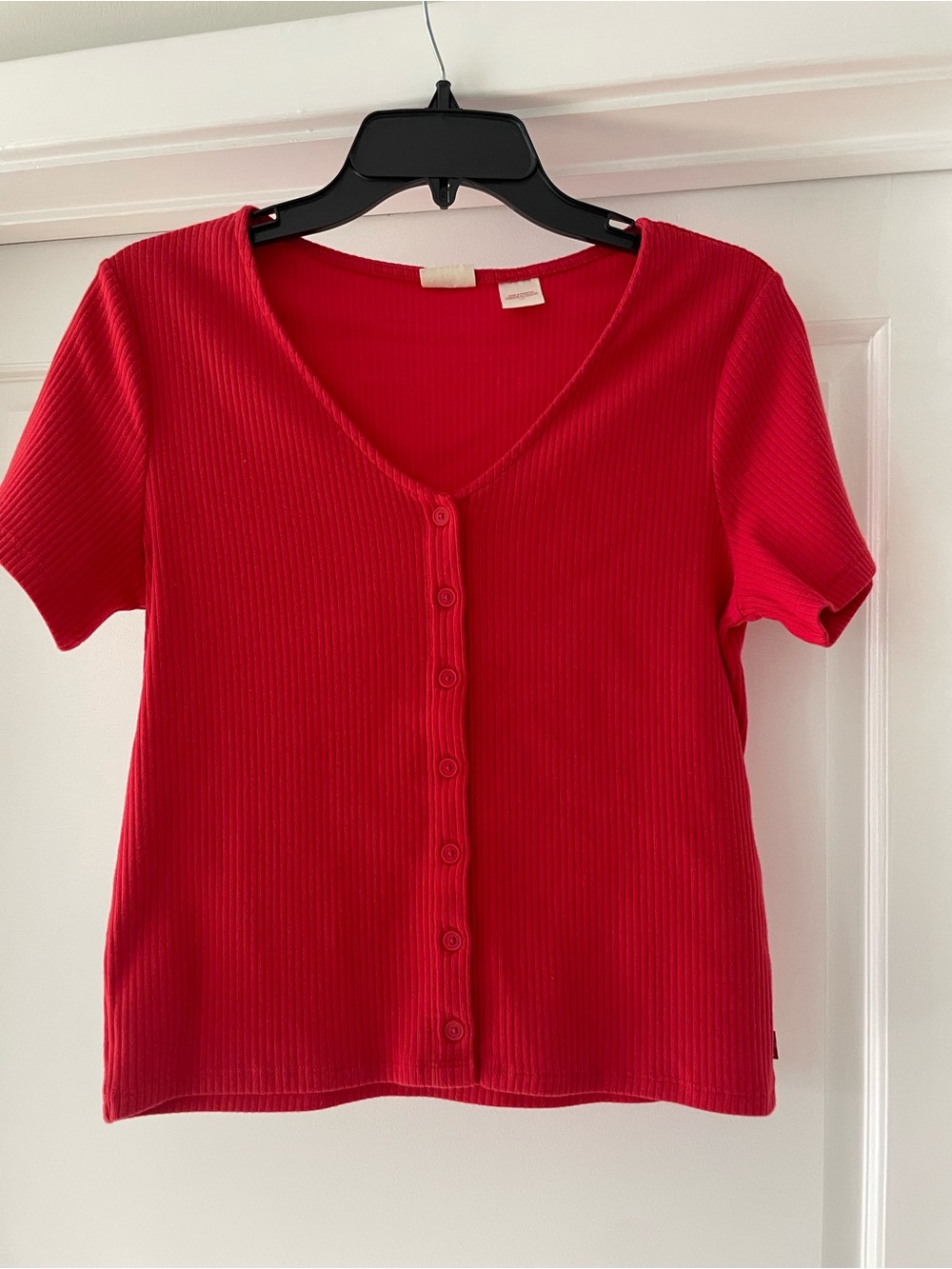 📌 Levi’s Red Ribbed Button-Front Women's Top - Picture 1 of 5